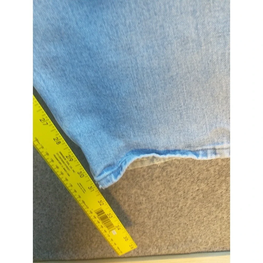 Wrangler Hero Authentic Jeans Mens 36x31 Light Wash Straight Leg Denim 976T1SB